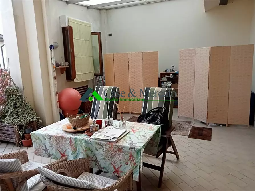 Immagine 9 di Appartamento in vendita  a Lucca