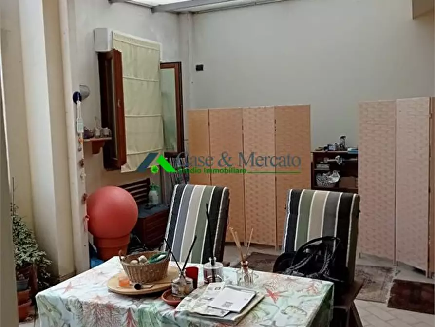 Immagine 8 di Appartamento in vendita  a Lucca