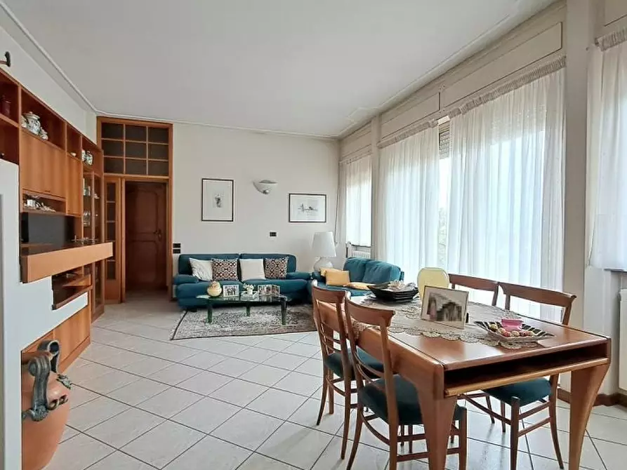 Immagine 2 di Appartamento in vendita  a Massarosa