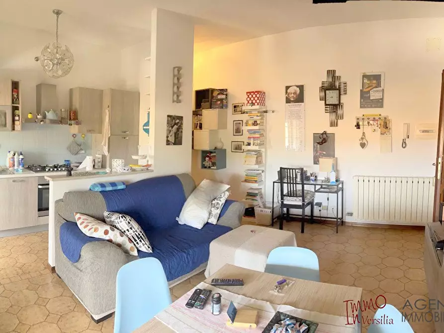 Immagine 1 di Appartamento in vendita  a Viareggio