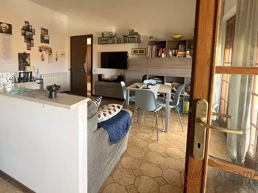 Immagine 3 di Appartamento in vendita  a Viareggio