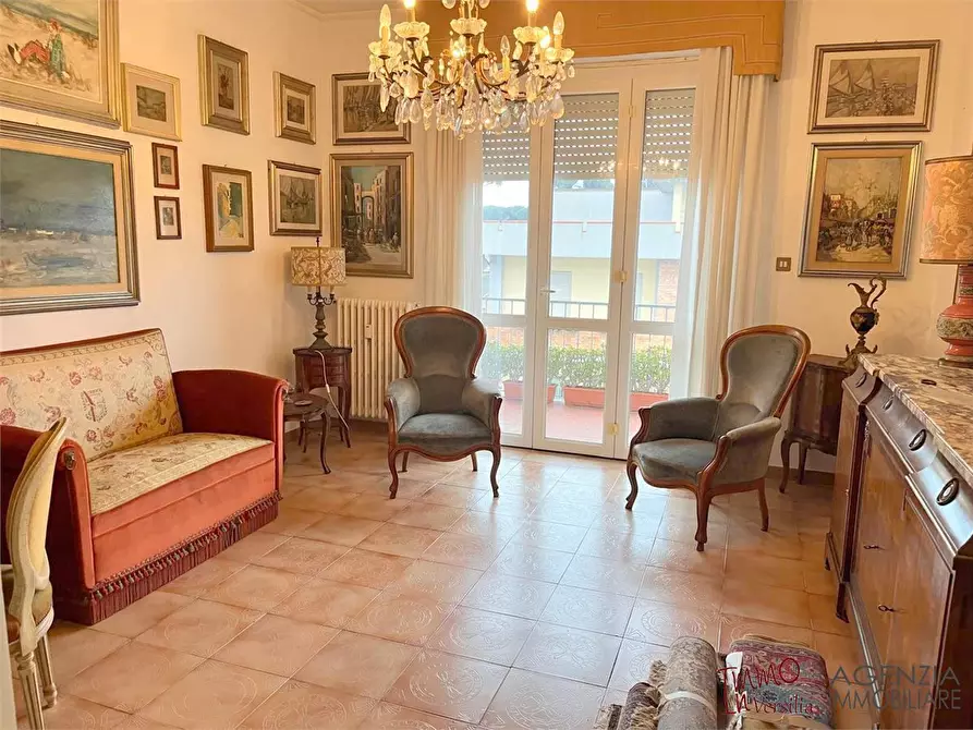 Immagine 2 di Appartamento in vendita  a Viareggio