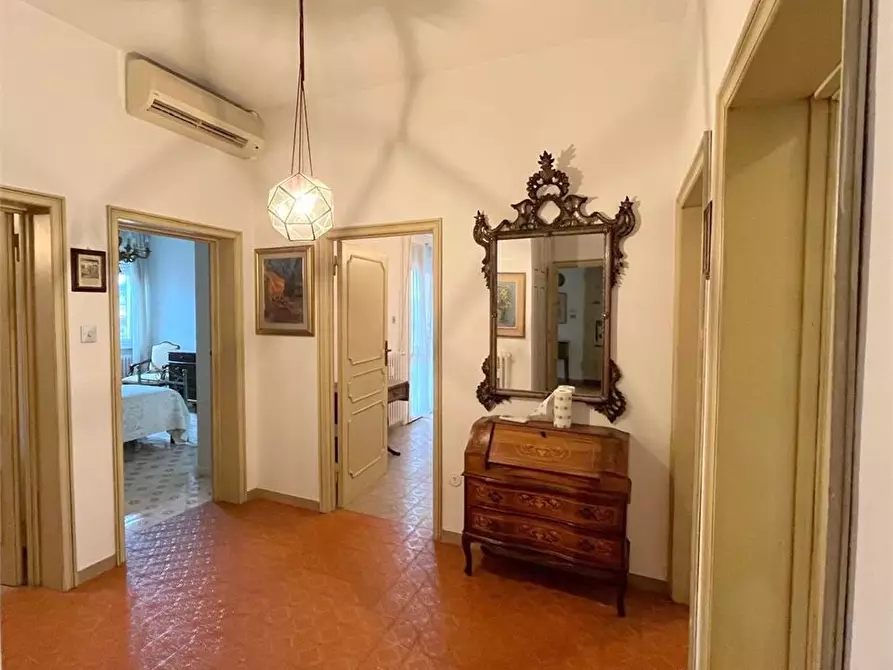 Immagine 7 di Appartamento in vendita  a Viareggio