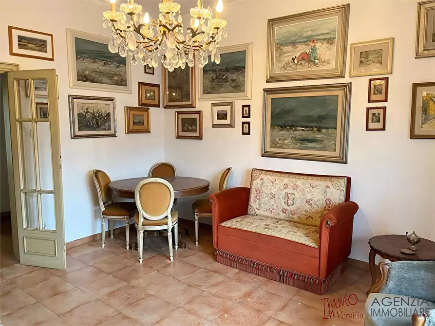 Immagine 4 di Appartamento in vendita  a Viareggio