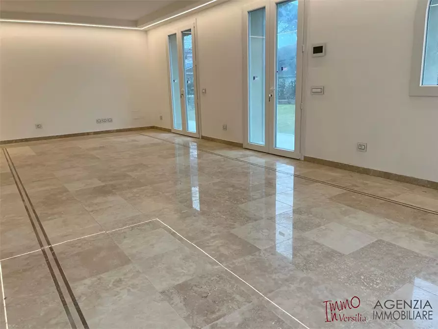 Immagine 6 di Appartamento in vendita  a Viareggio