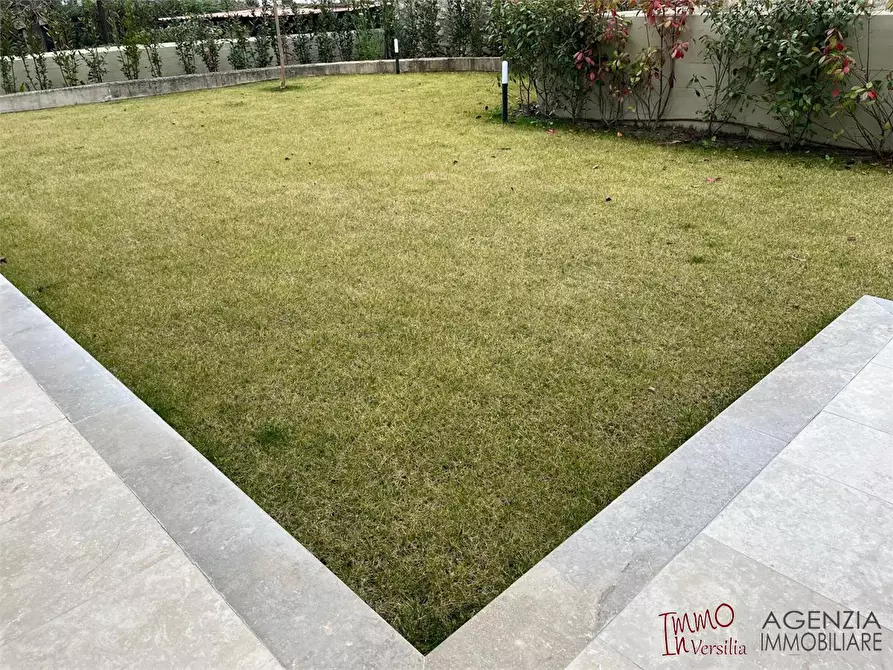 Immagine 9 di Appartamento in vendita  a Viareggio