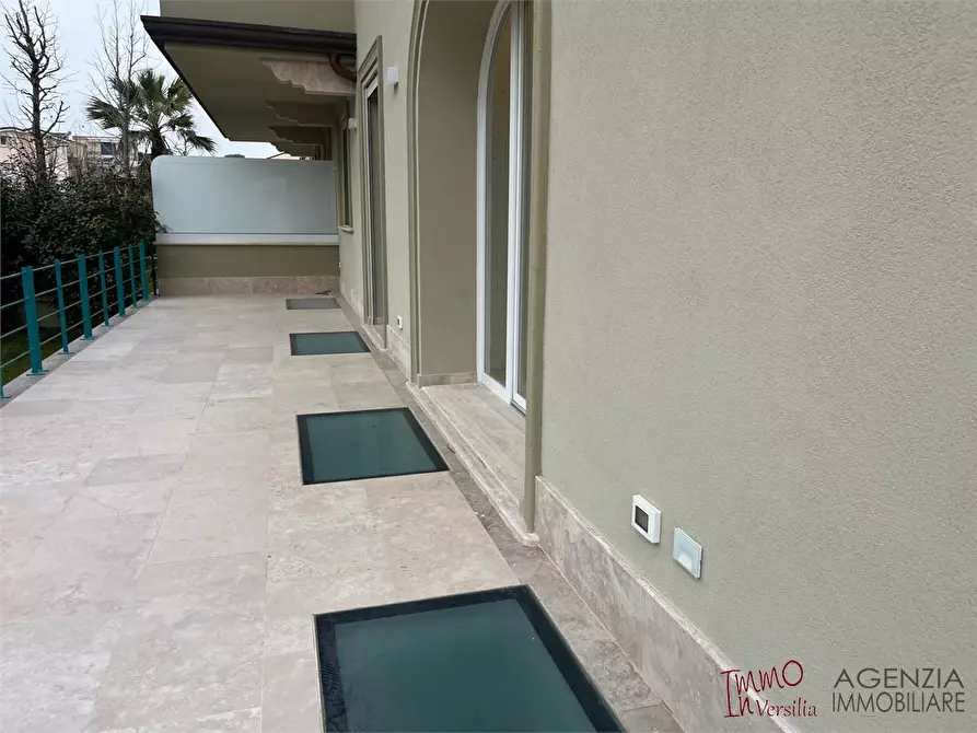 Immagine 3 di Appartamento in vendita  a Viareggio