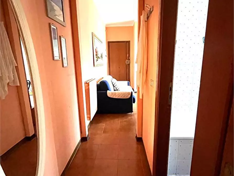 Immagine 5 di Appartamento in vendita  a Viareggio