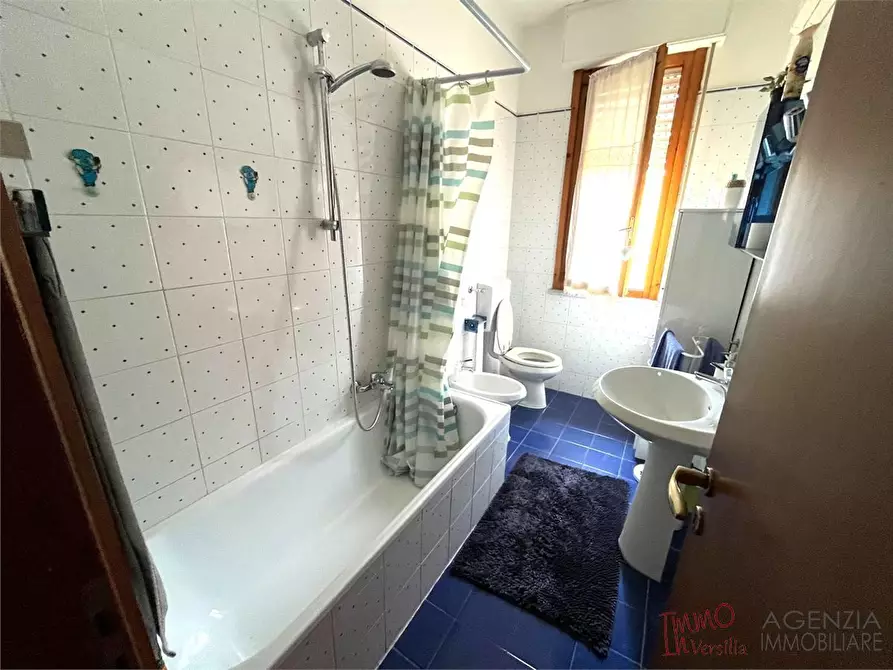 Immagine 7 di Appartamento in vendita  a Viareggio