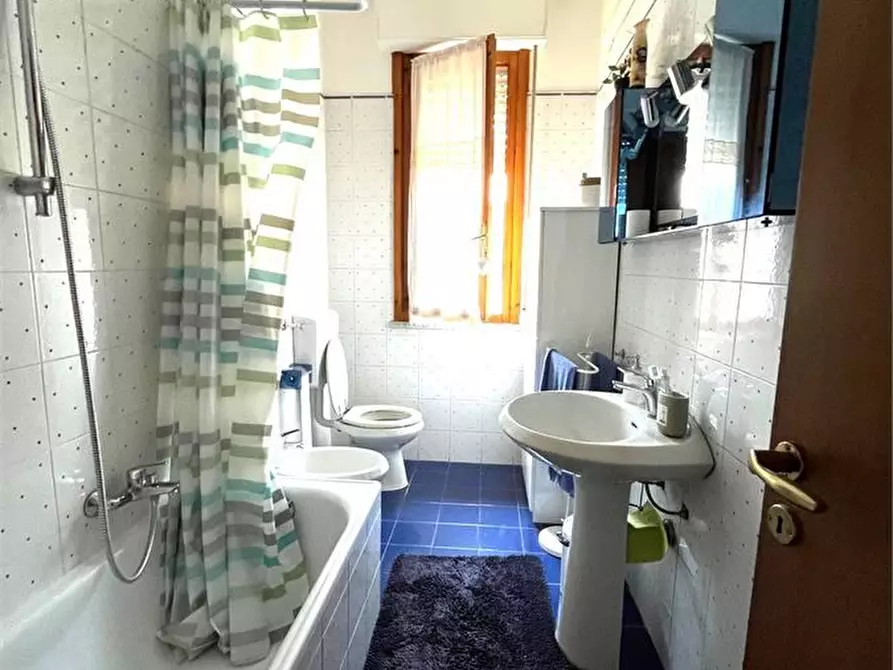 Immagine 8 di Appartamento in vendita  a Viareggio