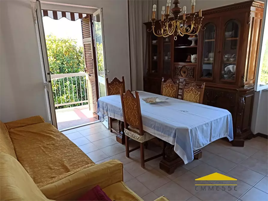 Immagine 2 di Appartamento in vendita  a Massa