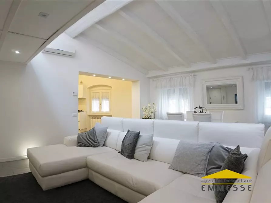 Immagine 4 di Appartamento in vendita  a Massa