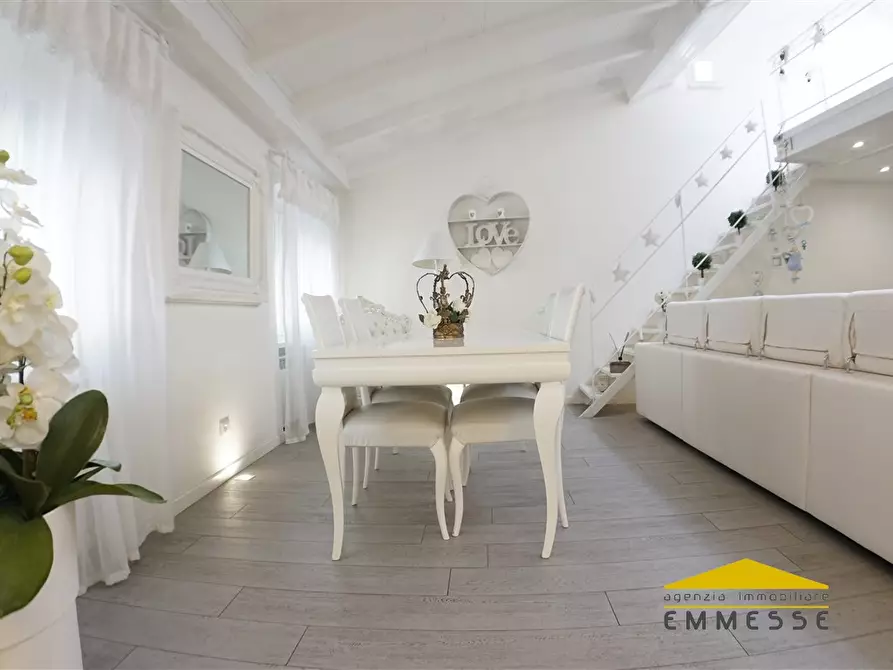 Immagine 6 di Appartamento in vendita  a Massa