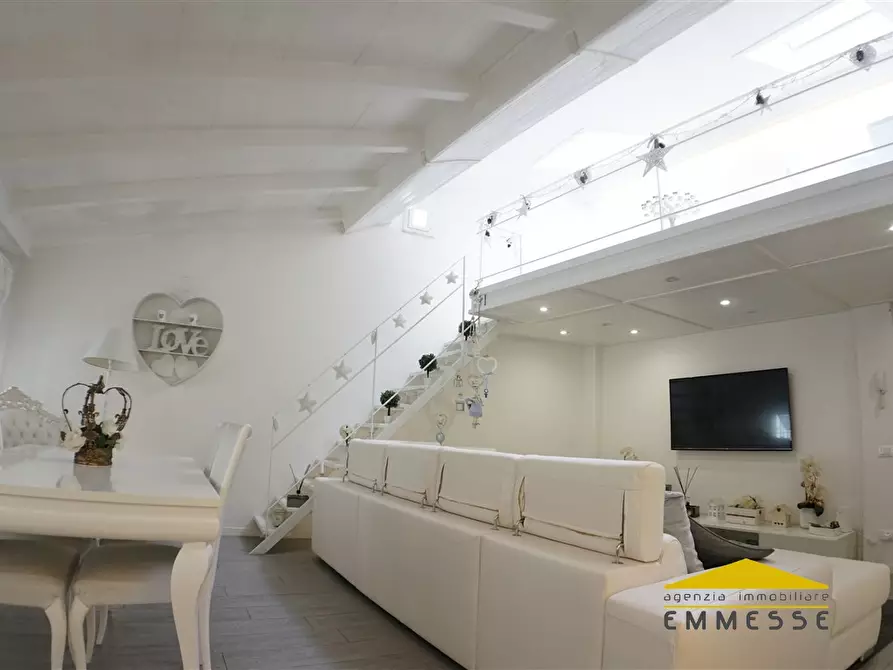 Immagine 5 di Appartamento in vendita  a Massa