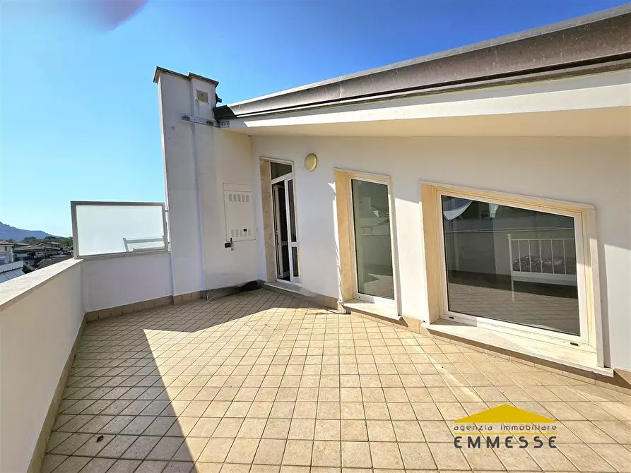 Immagine 2 di Appartamento in vendita  a Massa