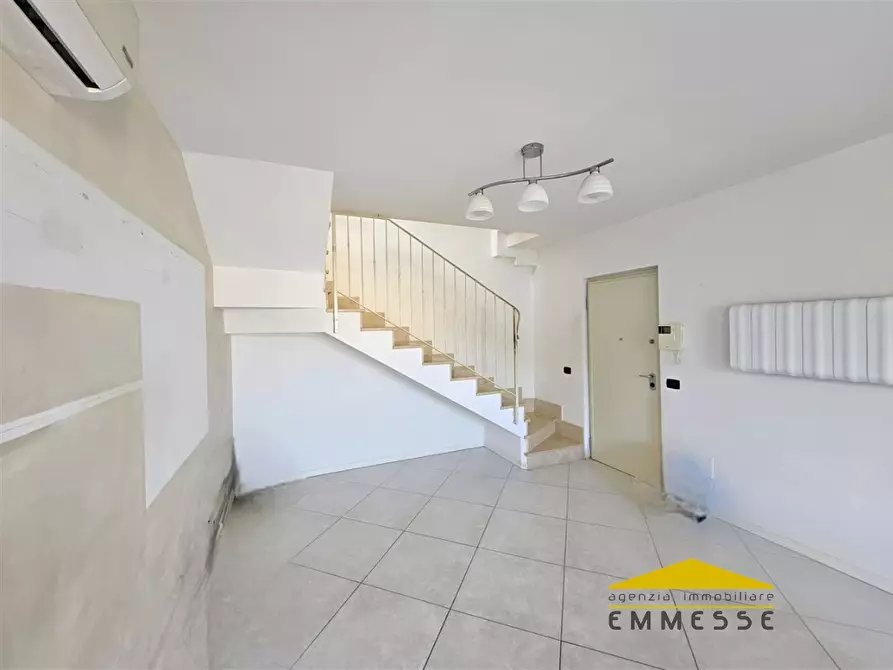 Immagine 4 di Appartamento in vendita  a Massa