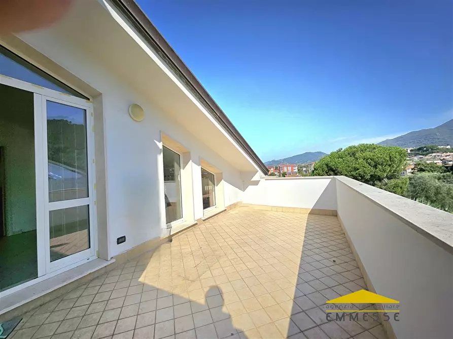 Immagine 3 di Appartamento in vendita  a Massa