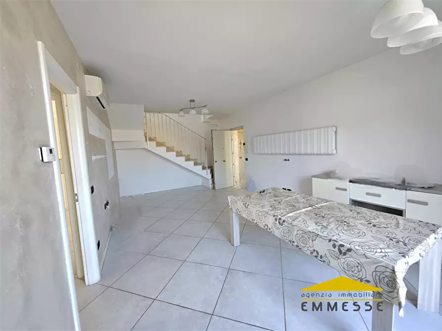 Immagine 6 di Appartamento in vendita  a Massa