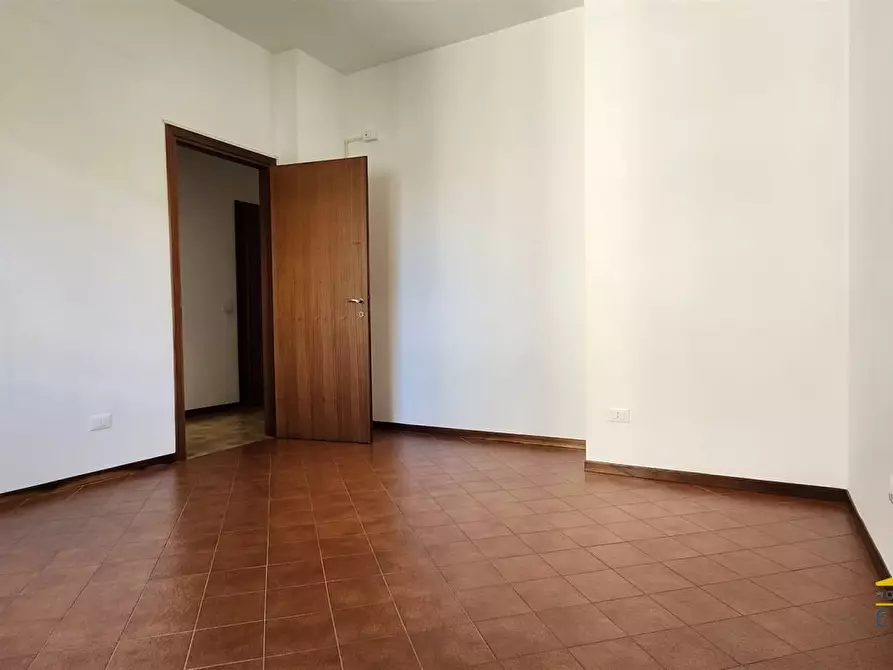 Immagine 9 di Appartamento in vendita  a Carrara