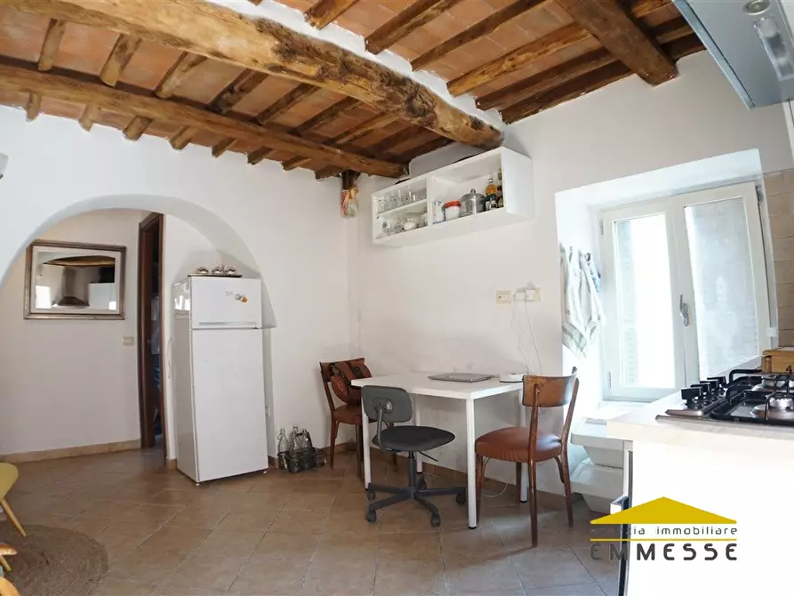 Immagine 2 di Appartamento in vendita  a Massa