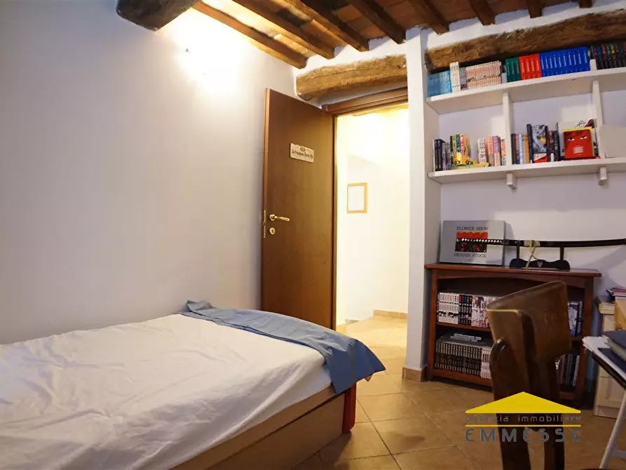 Immagine 10 di Appartamento in vendita  a Massa