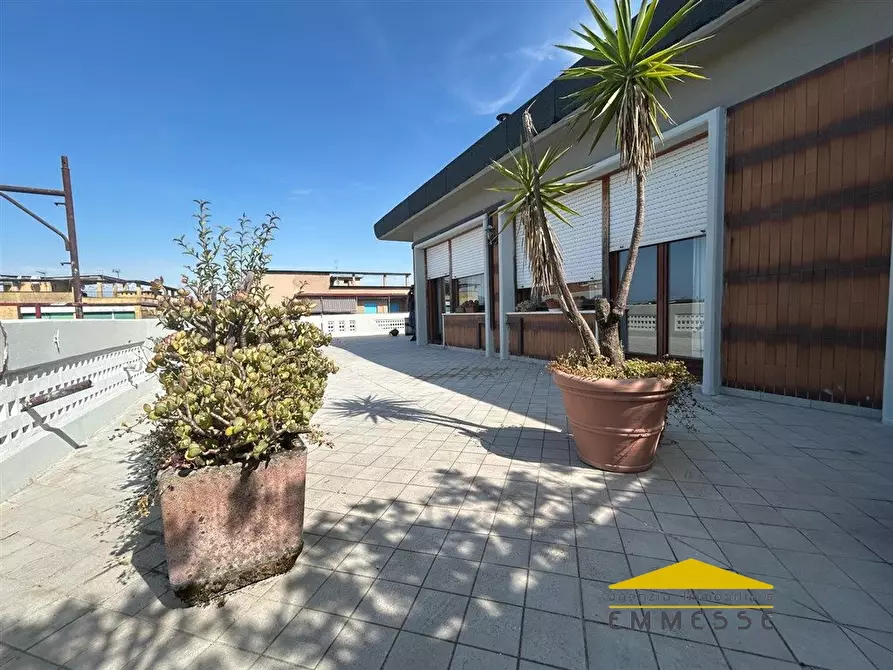 Immagine 1 di Appartamento in vendita  a Carrara