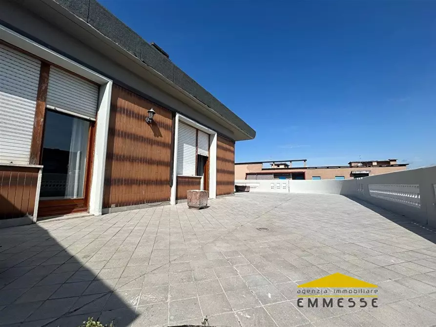 Immagine 2 di Appartamento in vendita  a Carrara