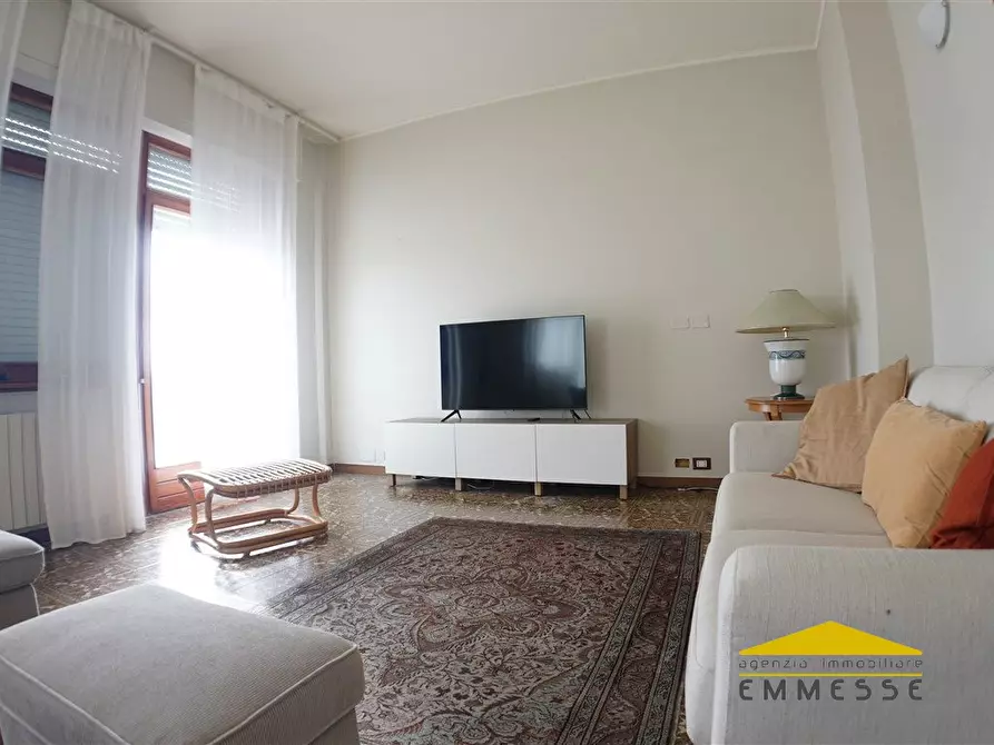 Immagine 10 di Appartamento in vendita  a Carrara