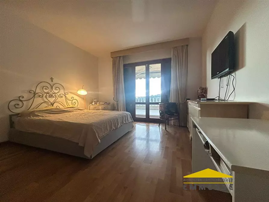 Immagine 9 di Appartamento in vendita  a Massa