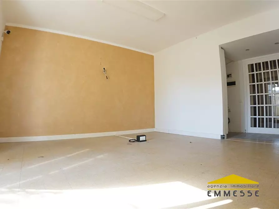 Immagine 3 di Appartamento in vendita  a Massa