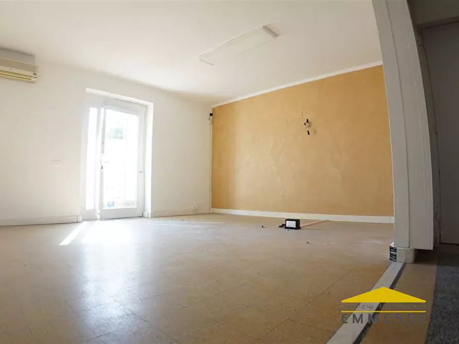 Immagine 2 di Appartamento in vendita  a Massa