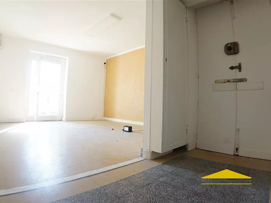 Immagine 4 di Appartamento in vendita  a Massa