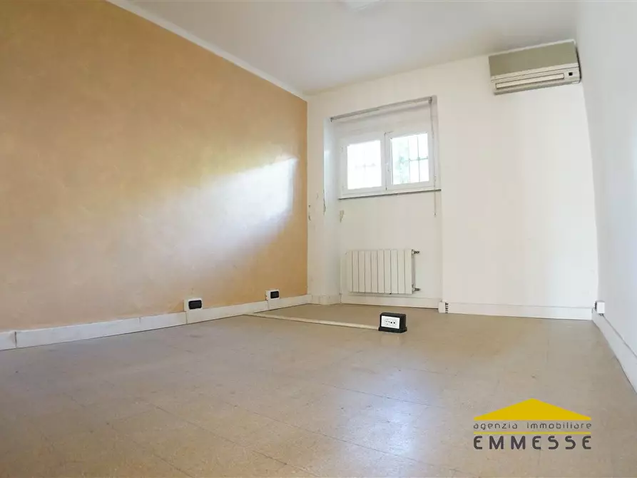 Immagine 6 di Appartamento in vendita  a Massa