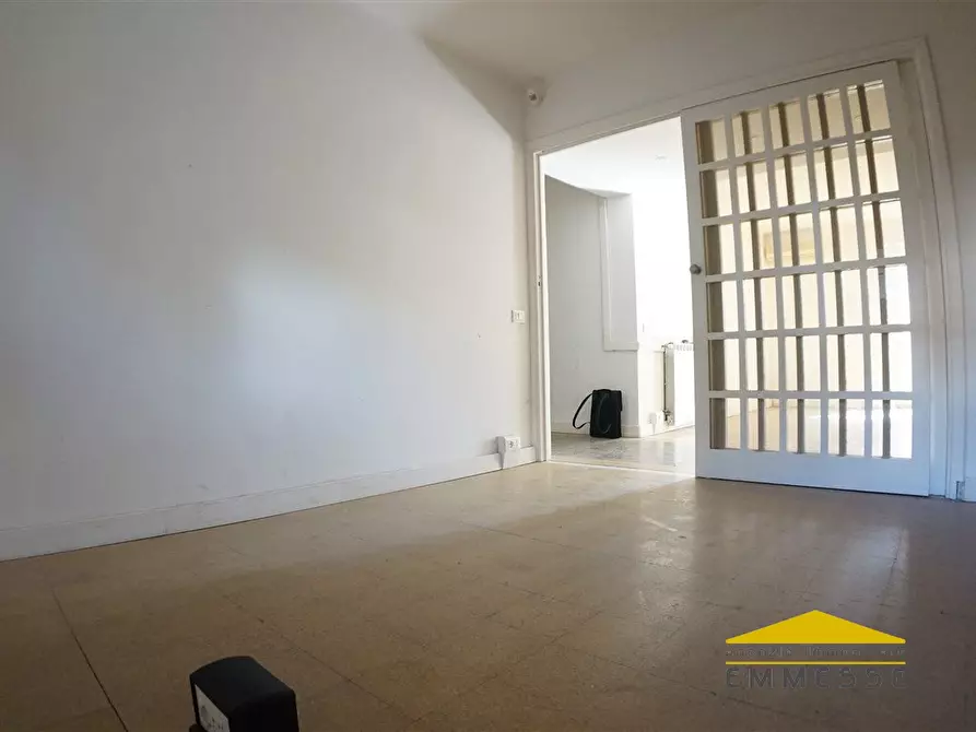 Immagine 8 di Appartamento in vendita  a Massa