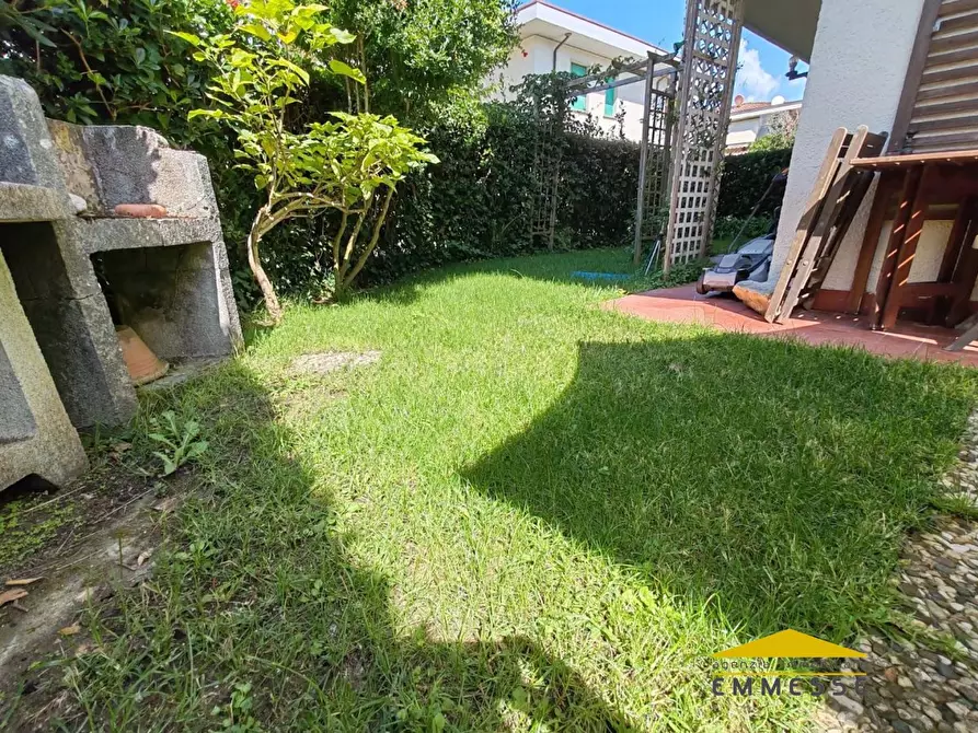 Immagine 4 di Appartamento in vendita  a Massa