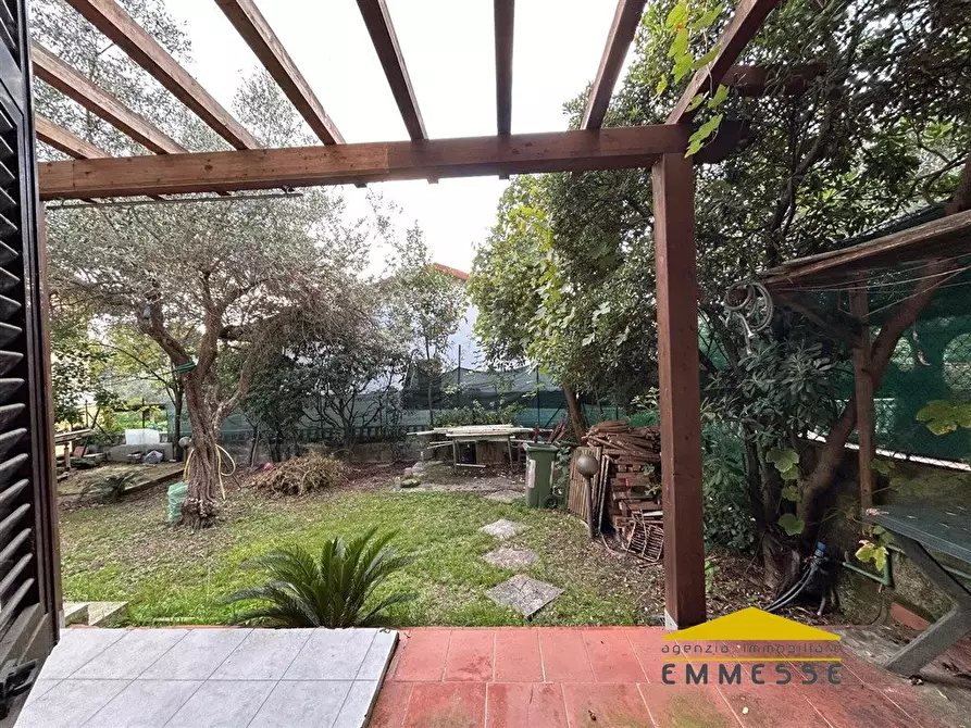 Immagine 4 di Appartamento in vendita  a Massa