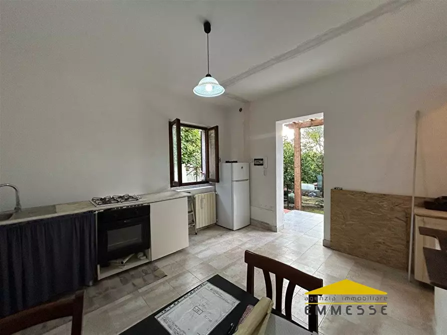 Immagine 5 di Appartamento in vendita  a Massa