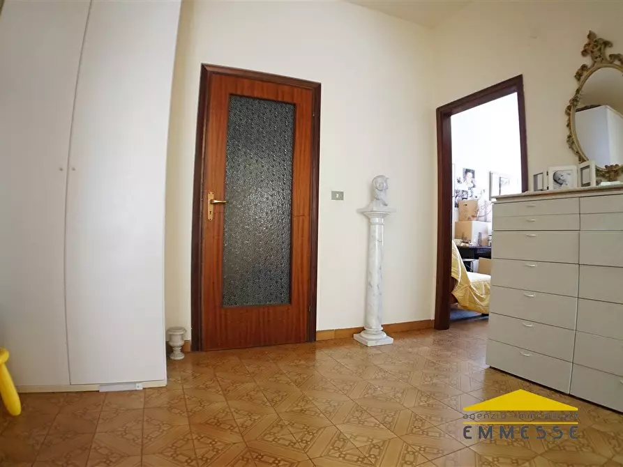 Immagine 9 di Appartamento in vendita  a Massa