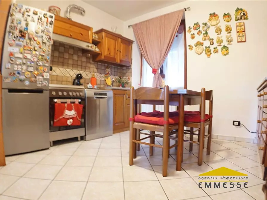 Immagine 5 di Appartamento in vendita  a Massa