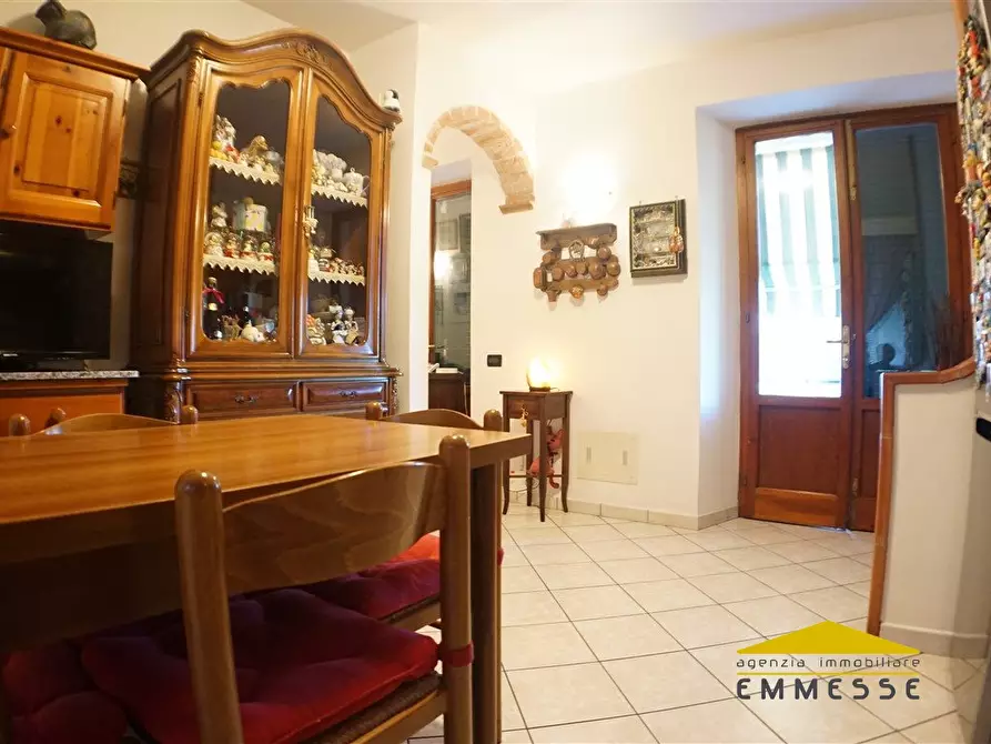 Immagine 7 di Appartamento in vendita  a Massa