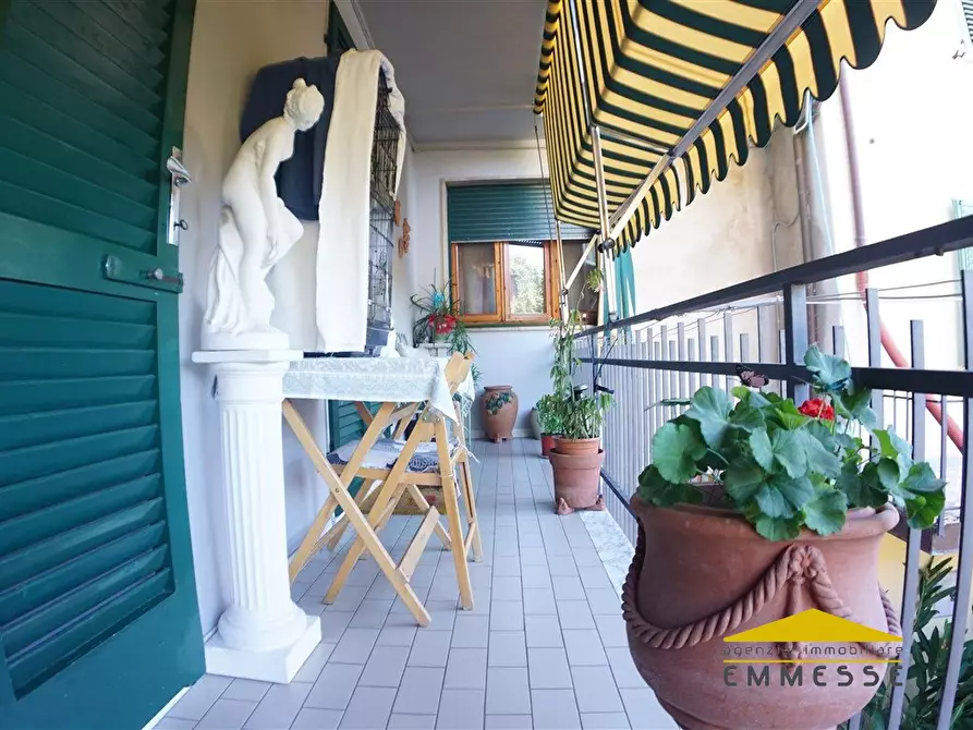 Immagine 2 di Appartamento in vendita  a Massa