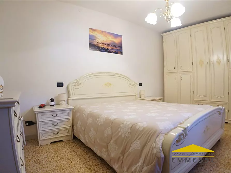 Immagine 8 di Appartamento in vendita  a Massa