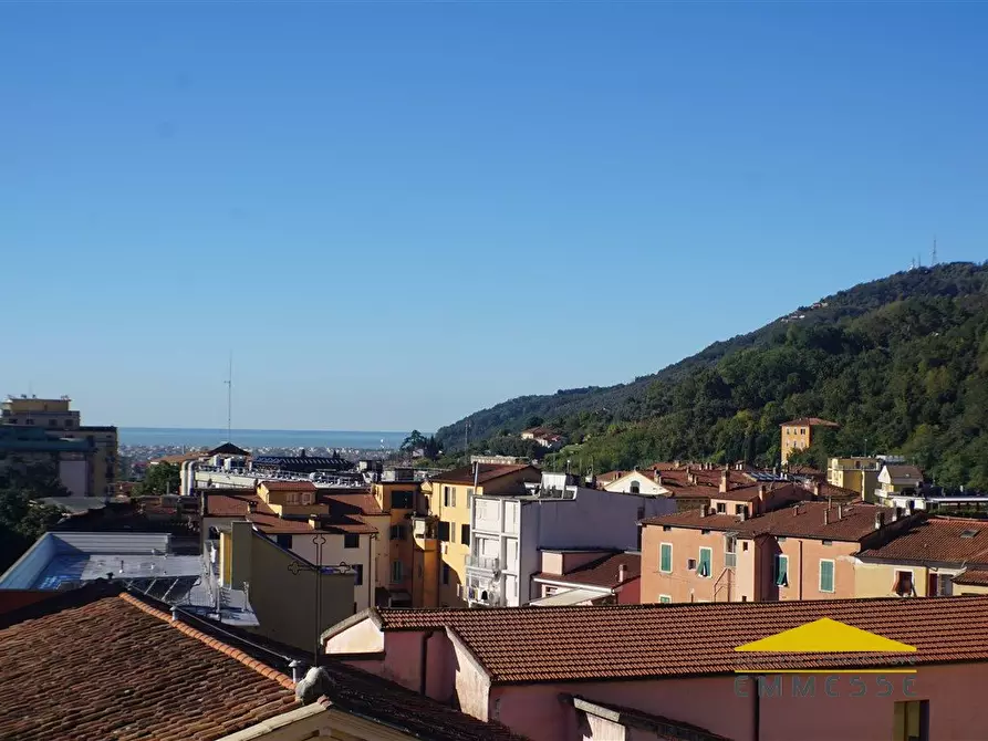 Immagine 1 di Appartamento in vendita  a Carrara