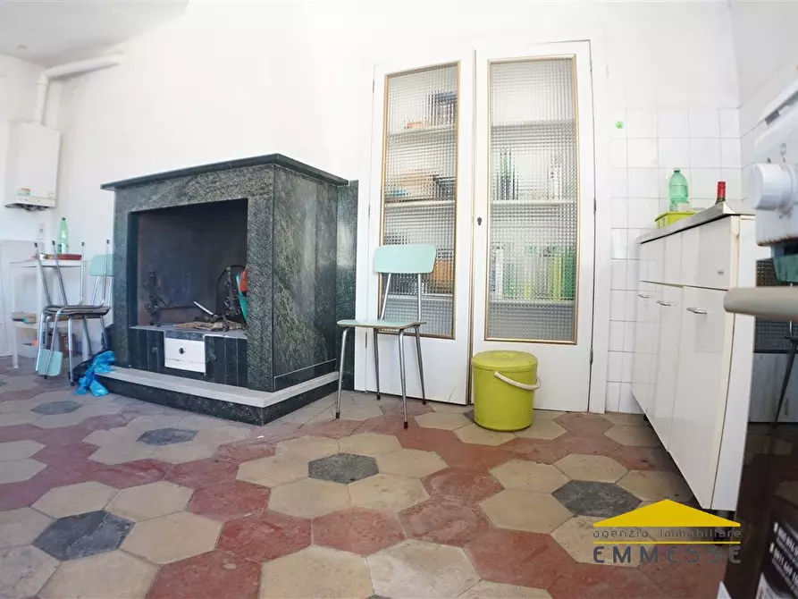 Immagine 5 di Appartamento in vendita  a Carrara