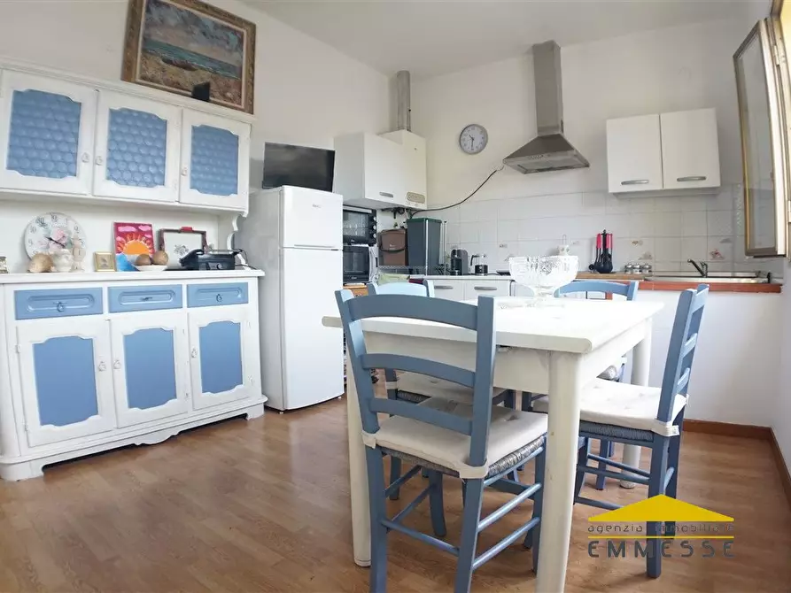 Immagine 1 di Appartamento in vendita  a Massa