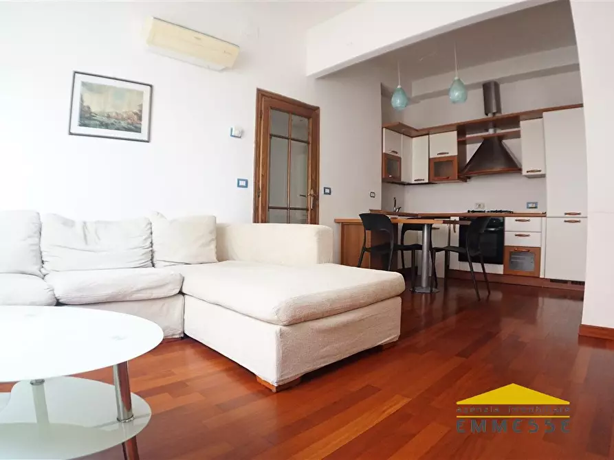 Immagine 1 di Appartamento in vendita  a Massa