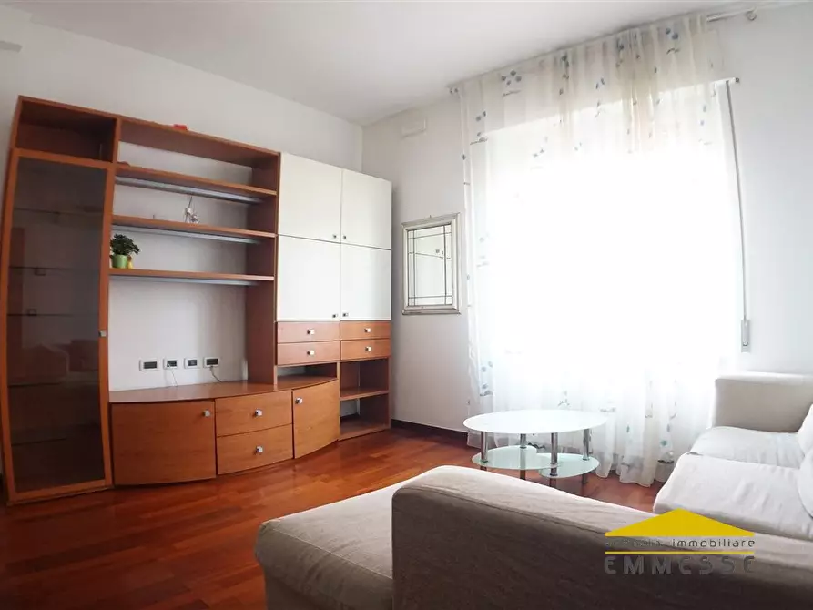 Immagine 3 di Appartamento in vendita  a Massa