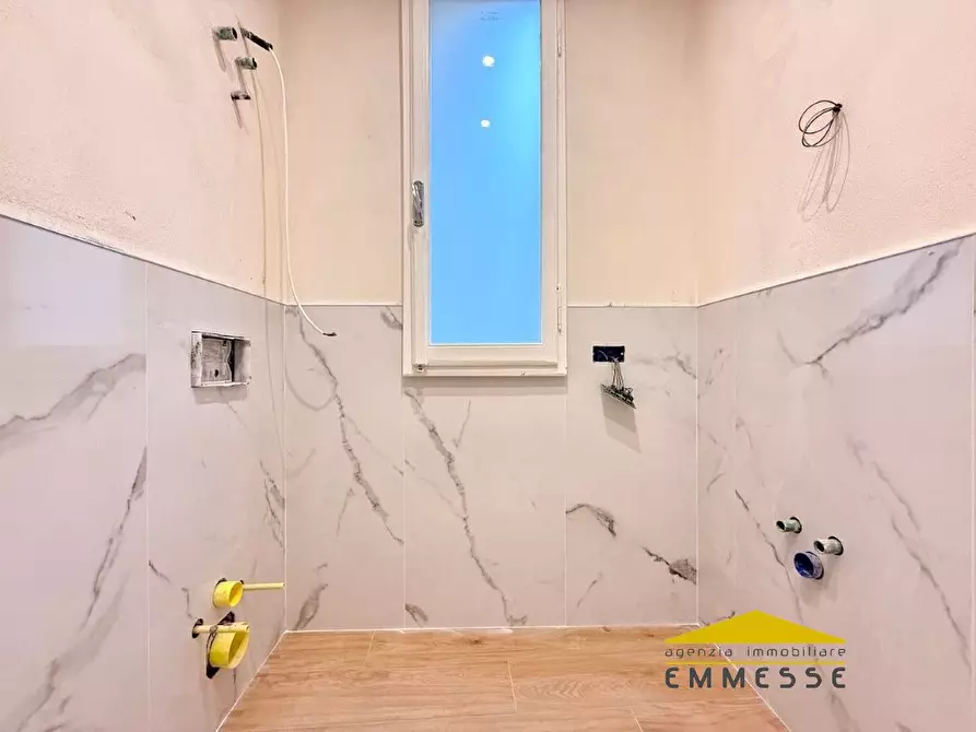 Immagine 9 di Appartamento in vendita  a Massa