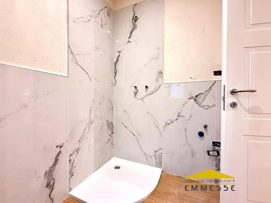 Immagine 10 di Appartamento in vendita  a Massa