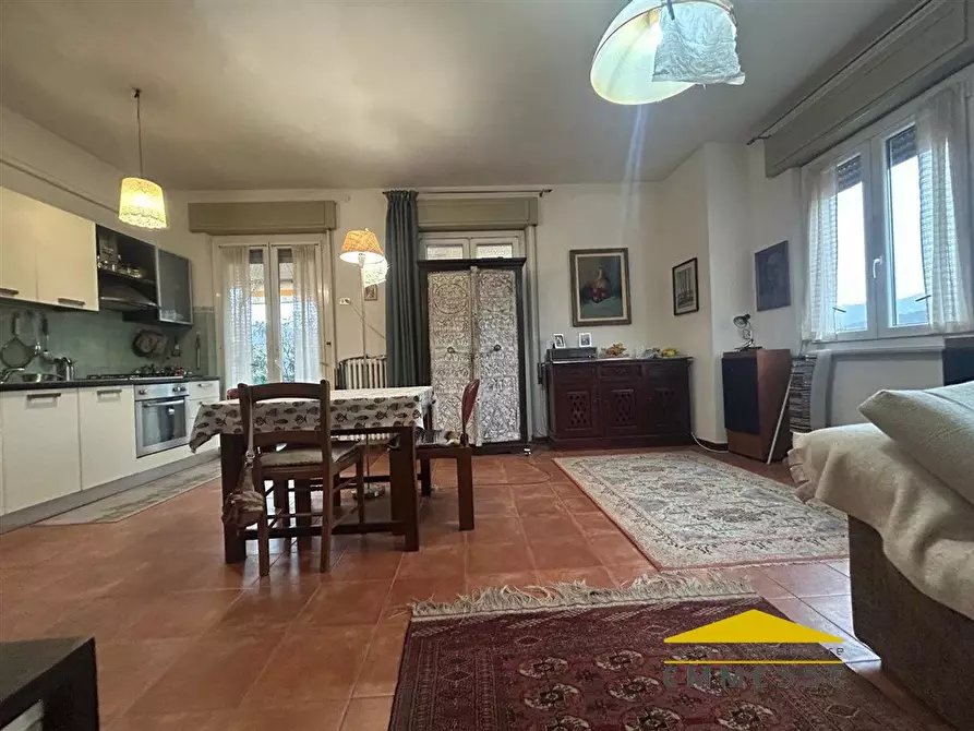 Immagine 4 di Appartamento in vendita  a Carrara